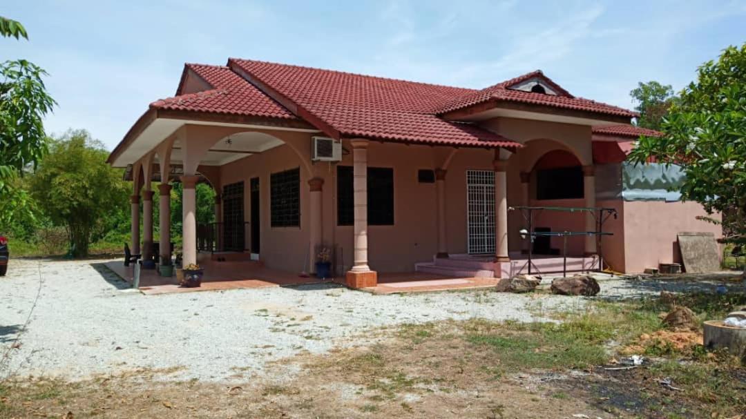 Homestay Zahra Sri Bayu Cherang Ruku Екстер'єр фото