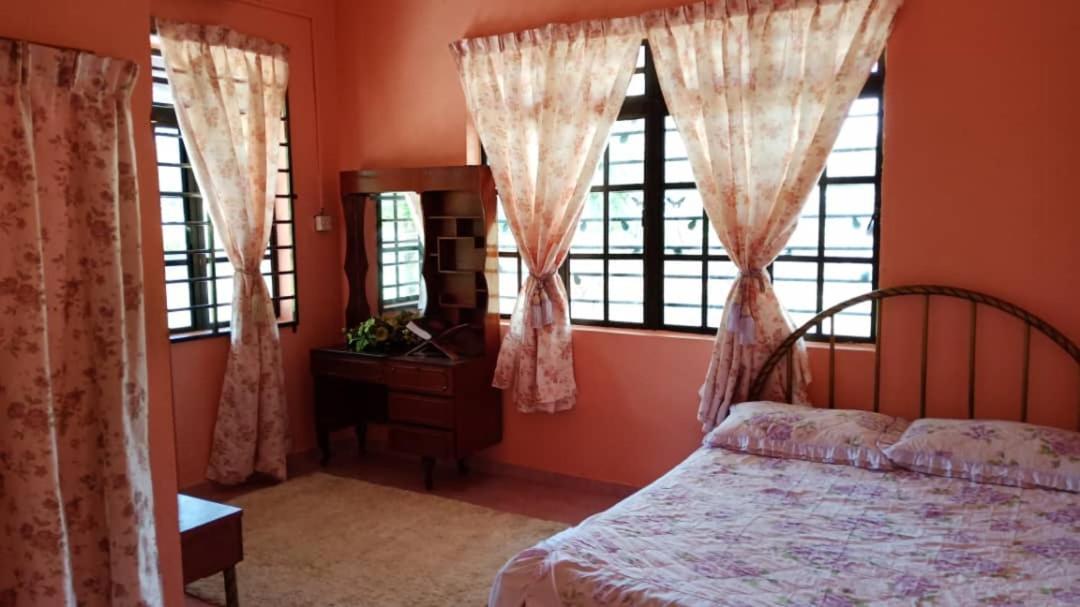 Homestay Zahra Sri Bayu Cherang Ruku Екстер'єр фото
