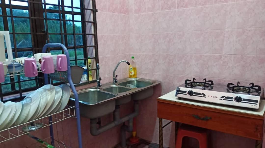 Homestay Zahra Sri Bayu Cherang Ruku Екстер'єр фото